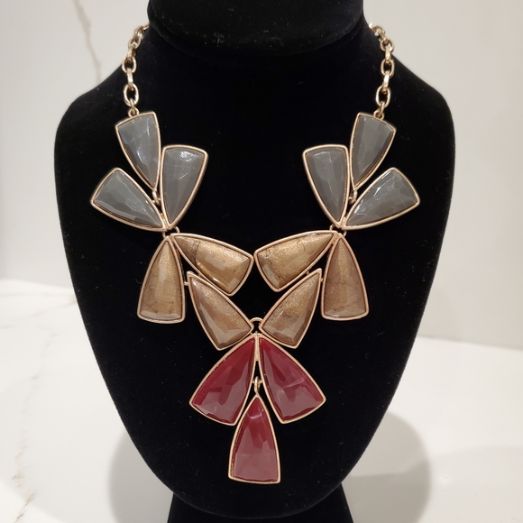 Statement Necklace - Picture 1 of 4